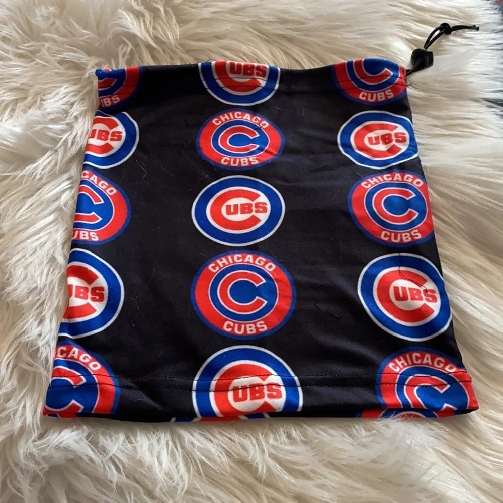 New without tags cubs face covering